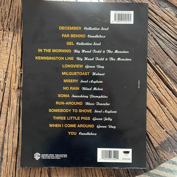 The Essential Alternative Guitar Tab sheet Music Book 90’s tunes - Picture 2 of 3